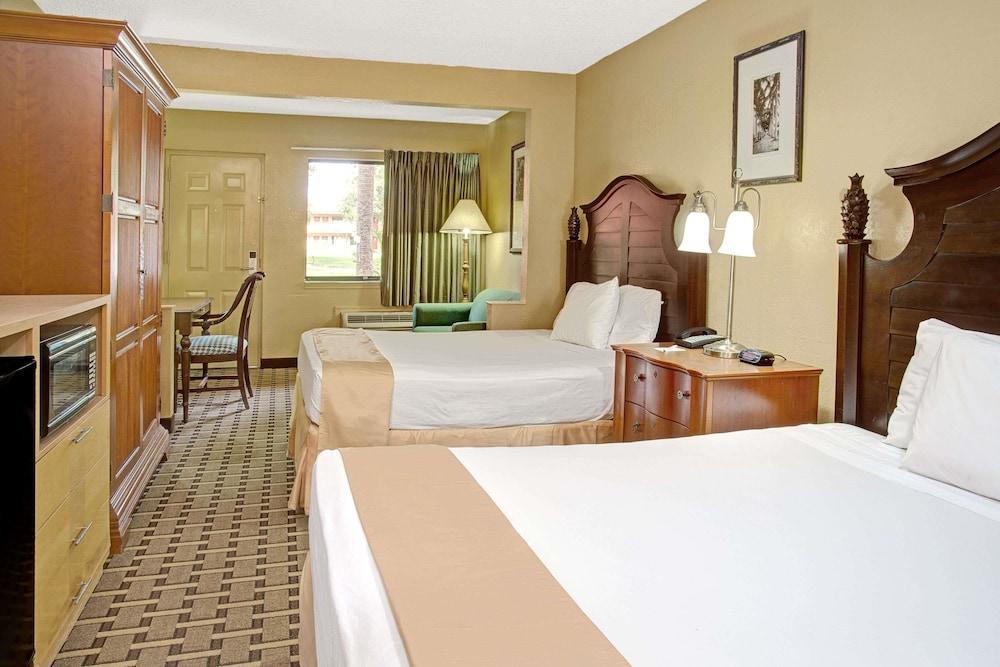 แทรเวลลอดจ์ สวีท บาย วินด์แฮม คิสซิมมี ออเรนจ์ Hotel ภายนอก รูปภาพ